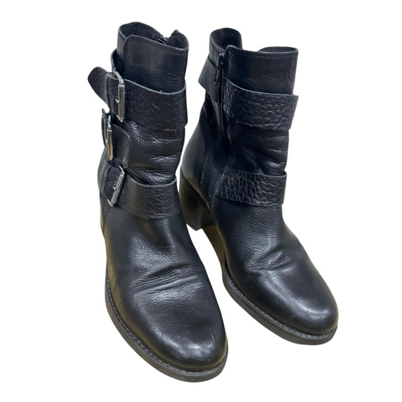 Clarks 1825 Black Leather Ankle Biker Boots Triple Buckle Zipper Women Size 8.5M - Picture 2 of 12